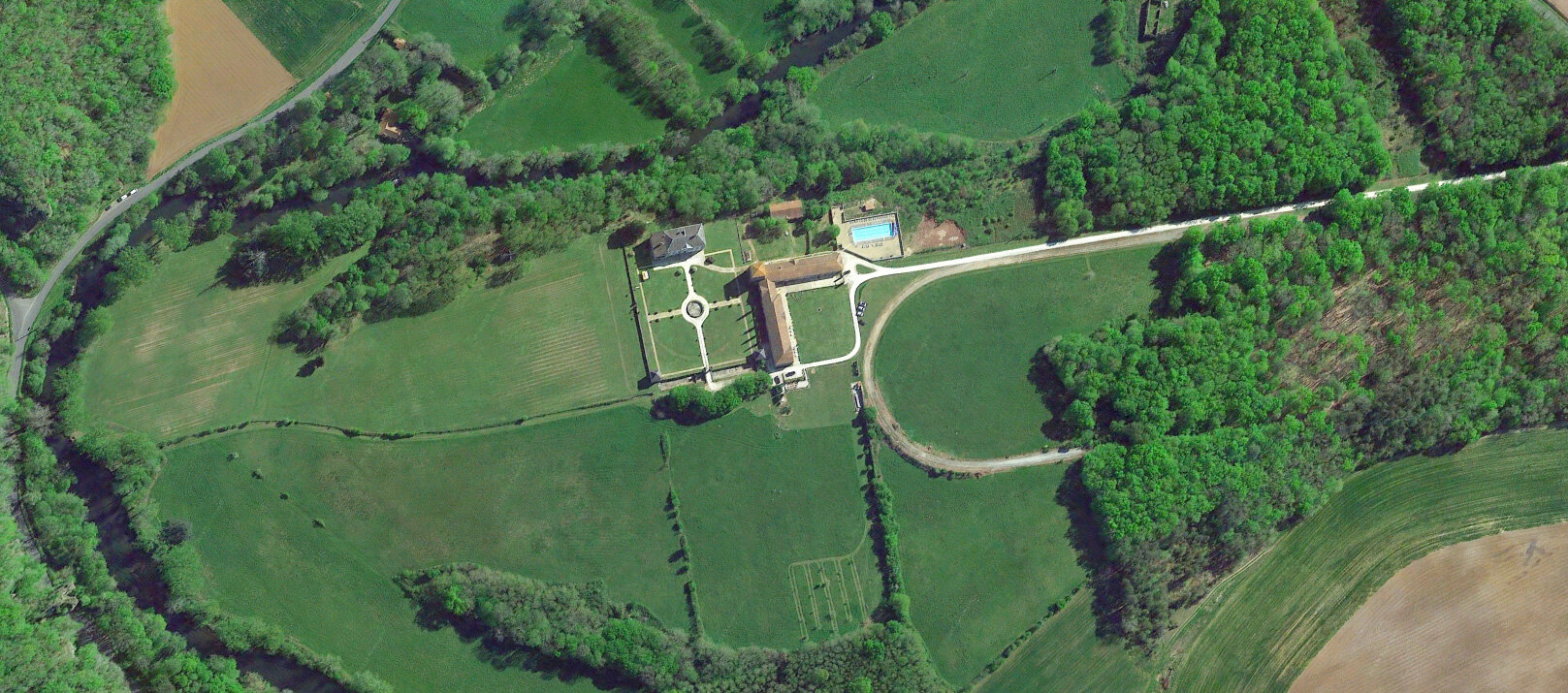 LES STABLES 2020 GOOGLE_edited 1.jpg