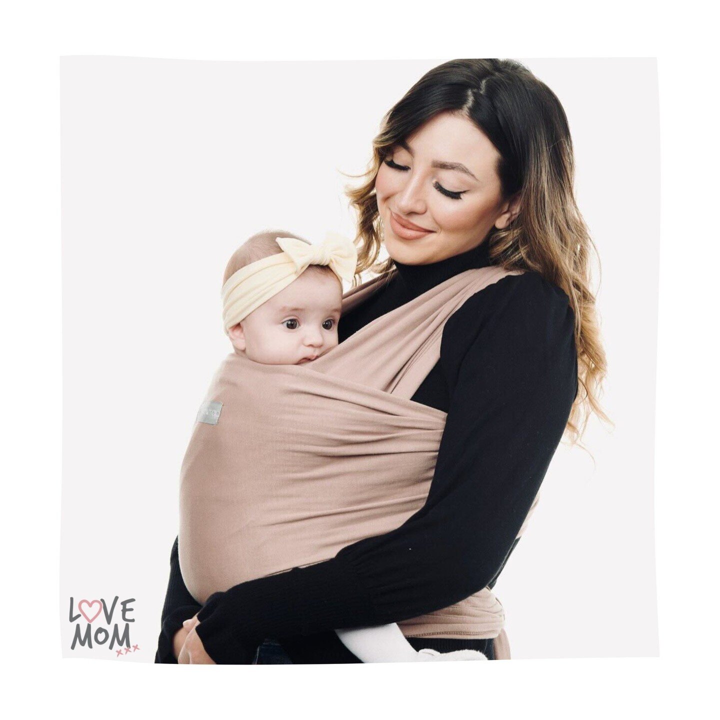 Our Mocha Cream Wrap is the perfect understated, subtle colour that you can wear every day. The softness of the cream truly gives you the feeling of calm.⁠
⁠
One size fits all meaning that it adapts to your growing baby and to your postpartum body⁠
⁠