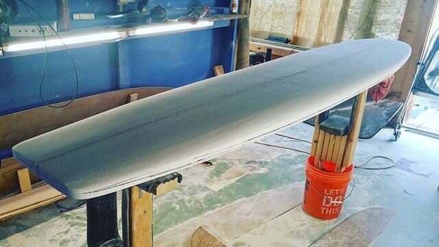 Slowly but surely. Maybe tomorrow her hulluva fine figure will be appropriately displayed. #surfboardshaper #madeinmilwaukee #blackownedbusiness #handmade #milwaukeemade #surfboard