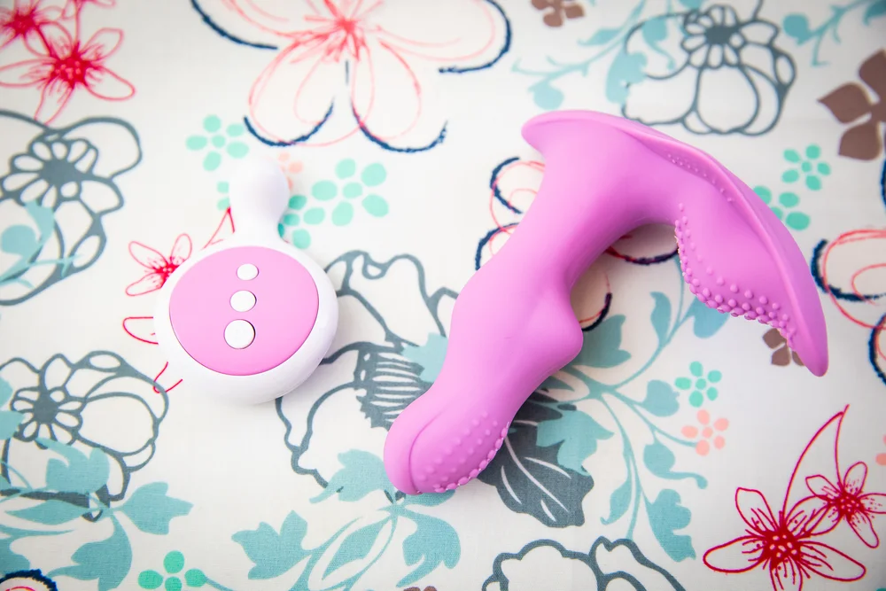 I Had Phone Sex Using a Remote Controlled Vibrator (Bestvibe G-Spot  Butterfly Weable Vibrator Review)  Love, Emma
