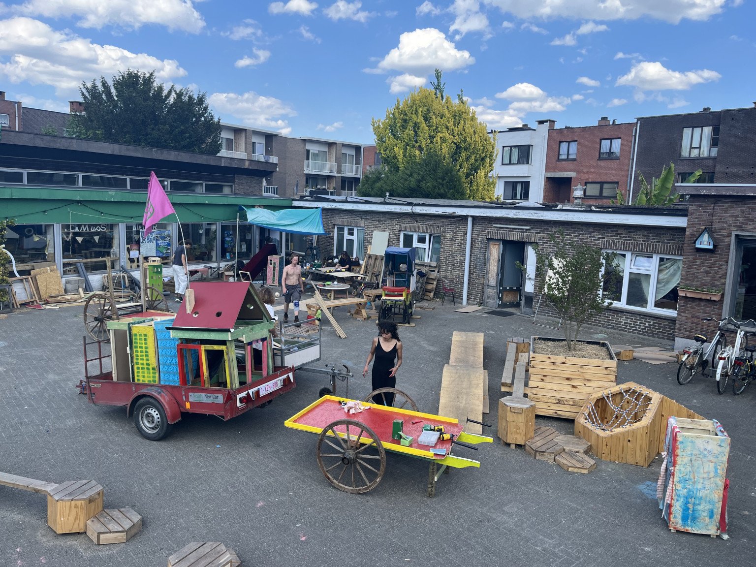 ARTISTIEK MAKER / ATELIERVERANTWOORDELIJKE (M/V/X)