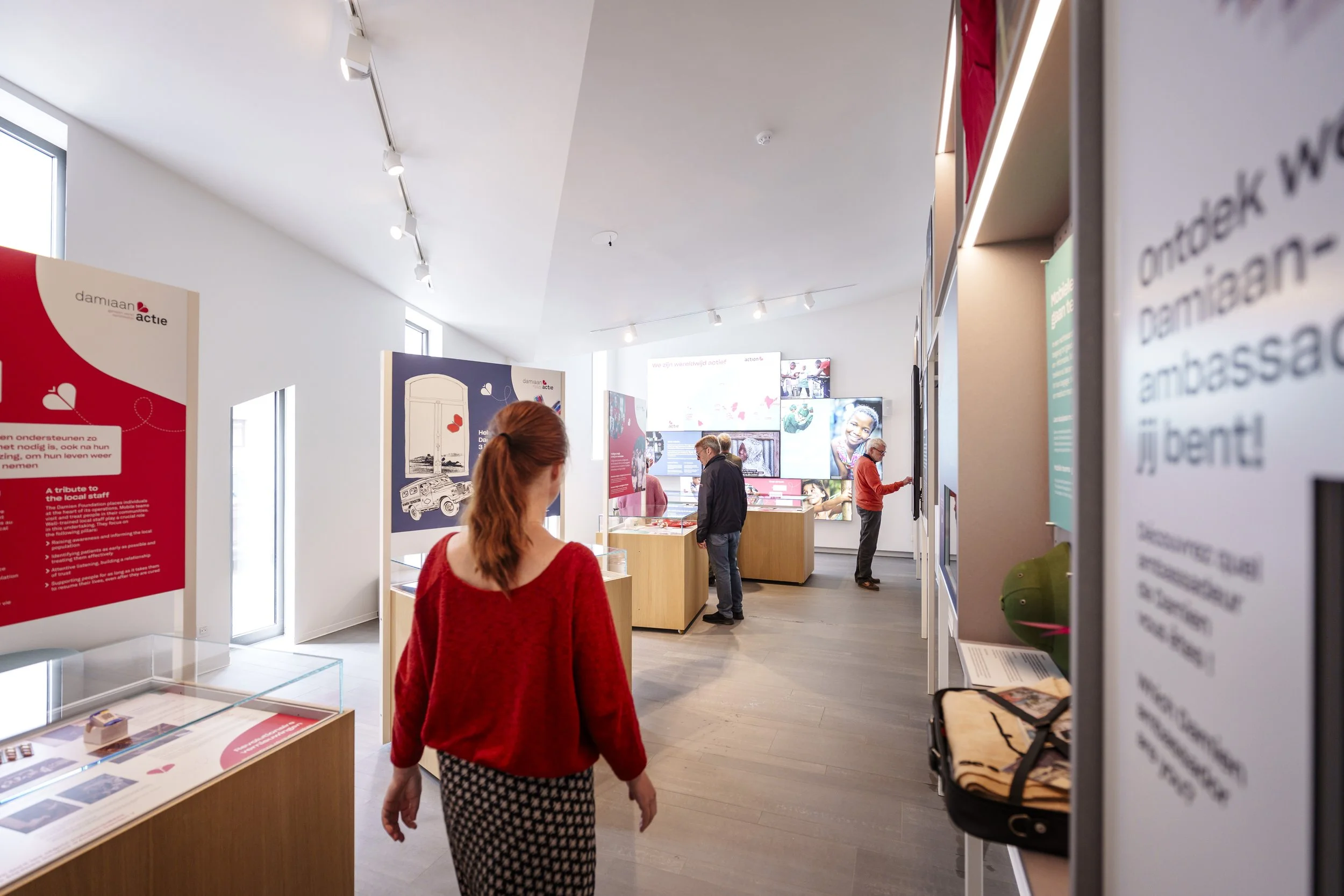 STAFMEDEWERKER PUBLIEKSWERKING EN EDUCATIE