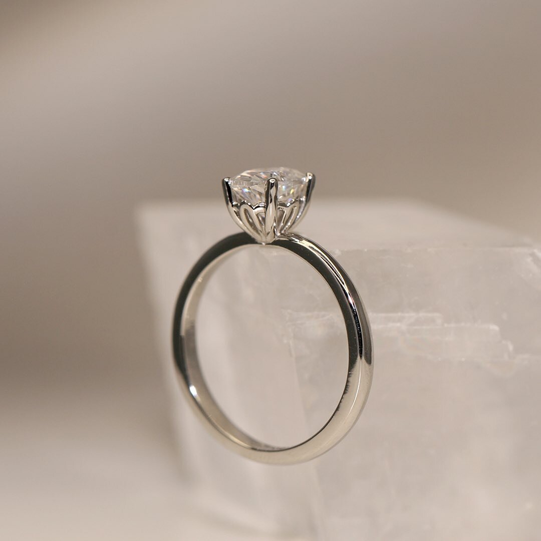 James surprised Fiona with this gorgeous solitaire ring, and she said yes! 💍

James secretly enlisted the help of Fiona&rsquo;s best friend Aimee, and together they came up with a design that they knew she would love. Nothing too flashy or fussy - a