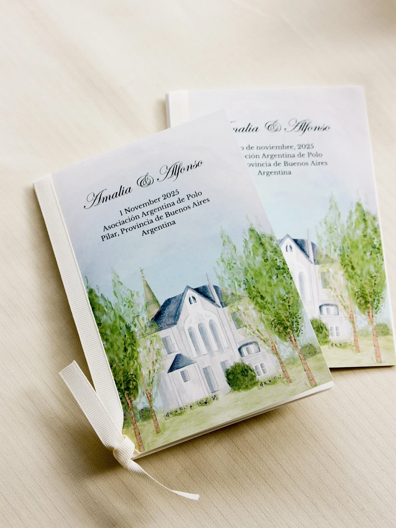 Los misales m&aacute;s lindos son los que cuentan tu historia de amor 💌🩵💚

Descubre estos que dise&ntilde;amos para una boda en Buenos Aires, Argentina. Inspirados en el lugar donde se cas&oacute; la pareja 👩🏻&zwj;🎨

.
.
#BodasArgentina #Bodas2