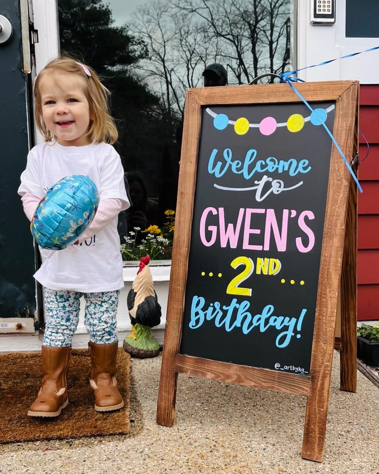 Happy 2nd Birthday to Gwen! 🎉 
.
.
.
#birthday #birthdaydecor #chalkboardsign #chalkboardartist #handlettering #art #artistsoninstagram #bostonartist #fyp #foryou #explore #explorepage #exploreart #smallbusiness