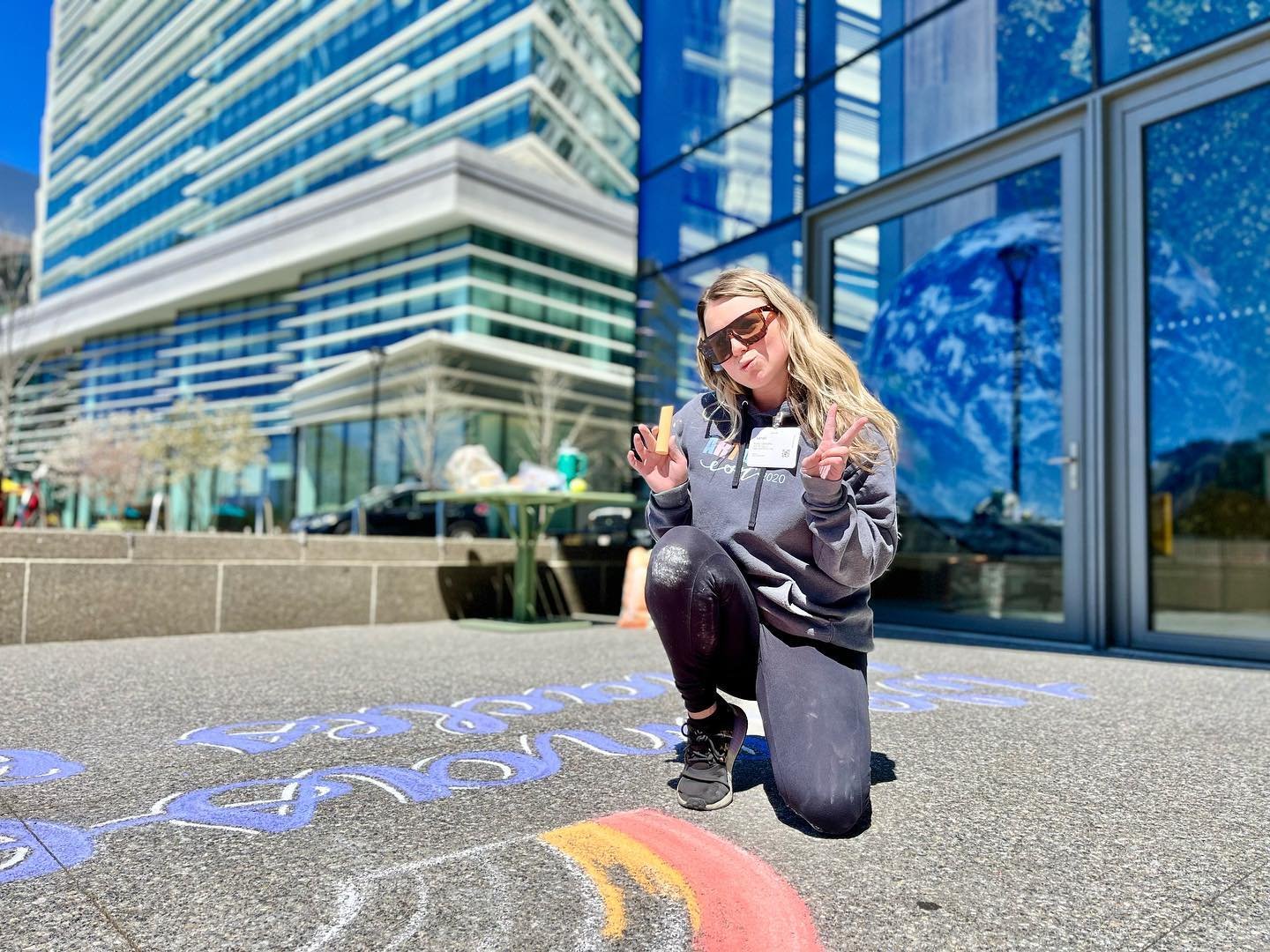 🌟On Thursdays, we chalk in CX 🌎✌🏼🌈🧪🧬🔬 
📸: @19macho83 
.
.
#cambridge #cambridgecrossing #art #bostonartist #chalkart #chalkartist #handlettering #fyp #foryou #explore #explorepage #exploreart #artistsoninstagram