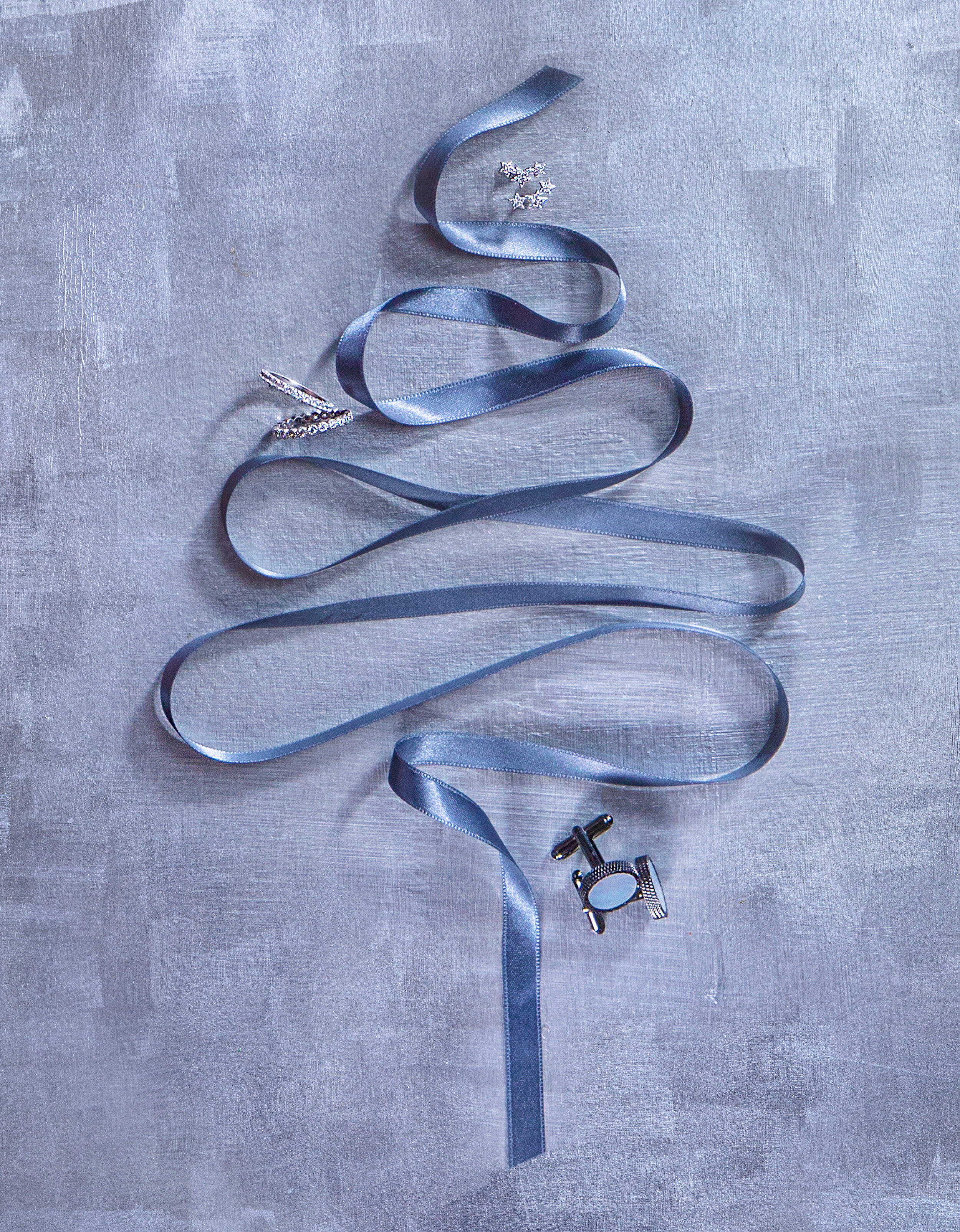 19_582_715_CORP_2019HolidayToolkit_Gift Boxes_RibbonTreeBlue_0454_FINAL.jpg