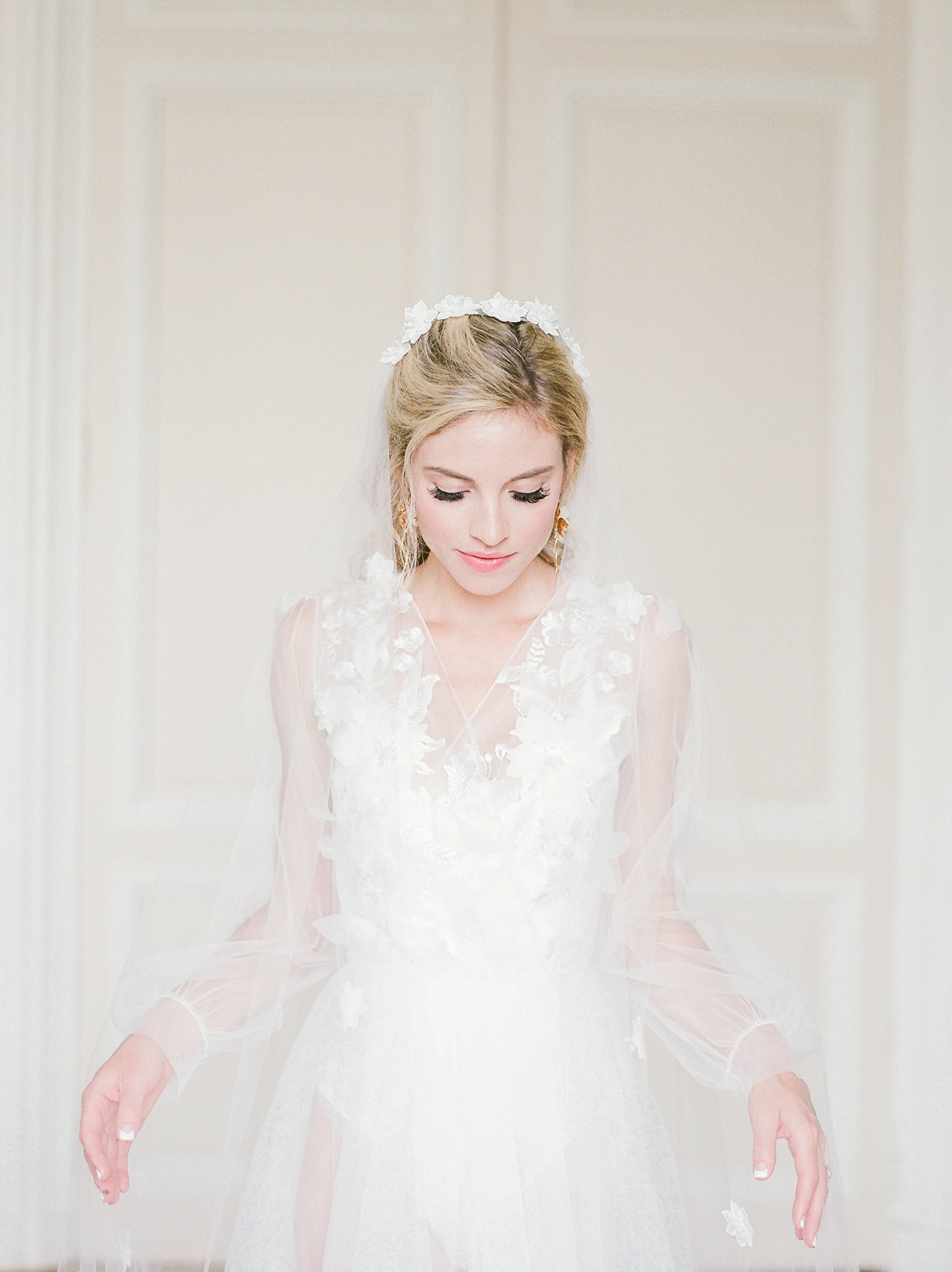 ParisPhotographer_JuliePaisley_ChateauWedding_A&K-10.jpg