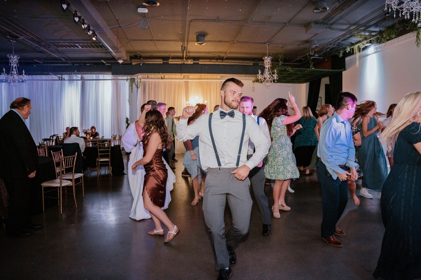 ✨Get your dance on in our opulent grand ballroom✨
⁠
⁠Discover the possibilities of your event at our venue when you schedule a tour with one of our Expert Event Managers today.✨⁠
⁠
Photography | @allisonkleinphotography