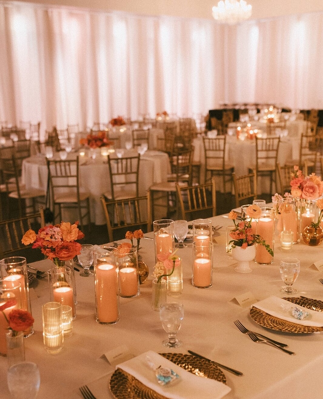 ✨Flowing white drapery surrounding 24,000 sq. feet transformable to your celebration✨⁠
⁠
Discover the possibilities of your event at our venue when you schedule a tour with one of our Expert Event Managers today.✨⁠
⁠
Photographer | @brookeconferphoto