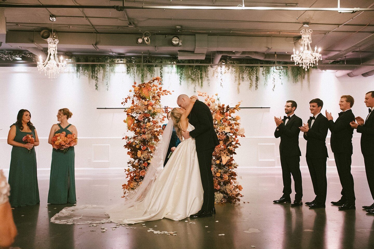 ✨Love is in the air in the heart of Downtown Omaha✨⁠
⁠
Discover the possibilities of your event at our venue when you schedule a tour with one of our Expert Event Managers today.✨⁠
⁠
Photography | @brookeconferphoto