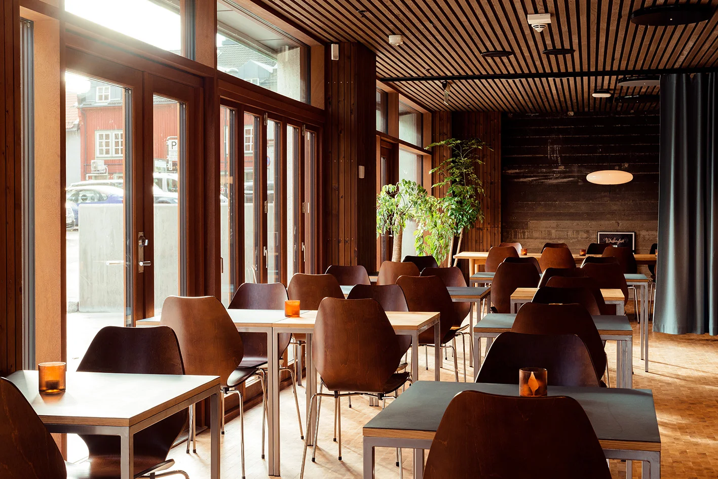 STASJONEN TØNSBERG Serverer julemeny fra 5 November og har kapasitet til opptil 80 personer. Les mer her.