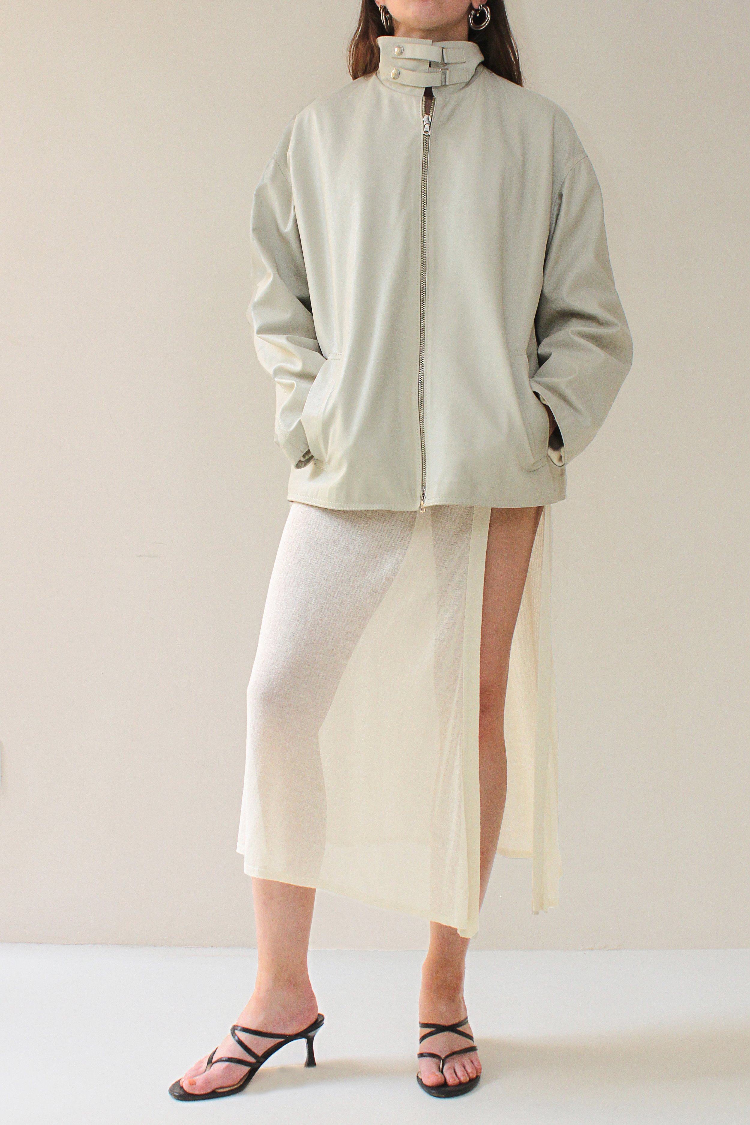 greyleather2.jpg