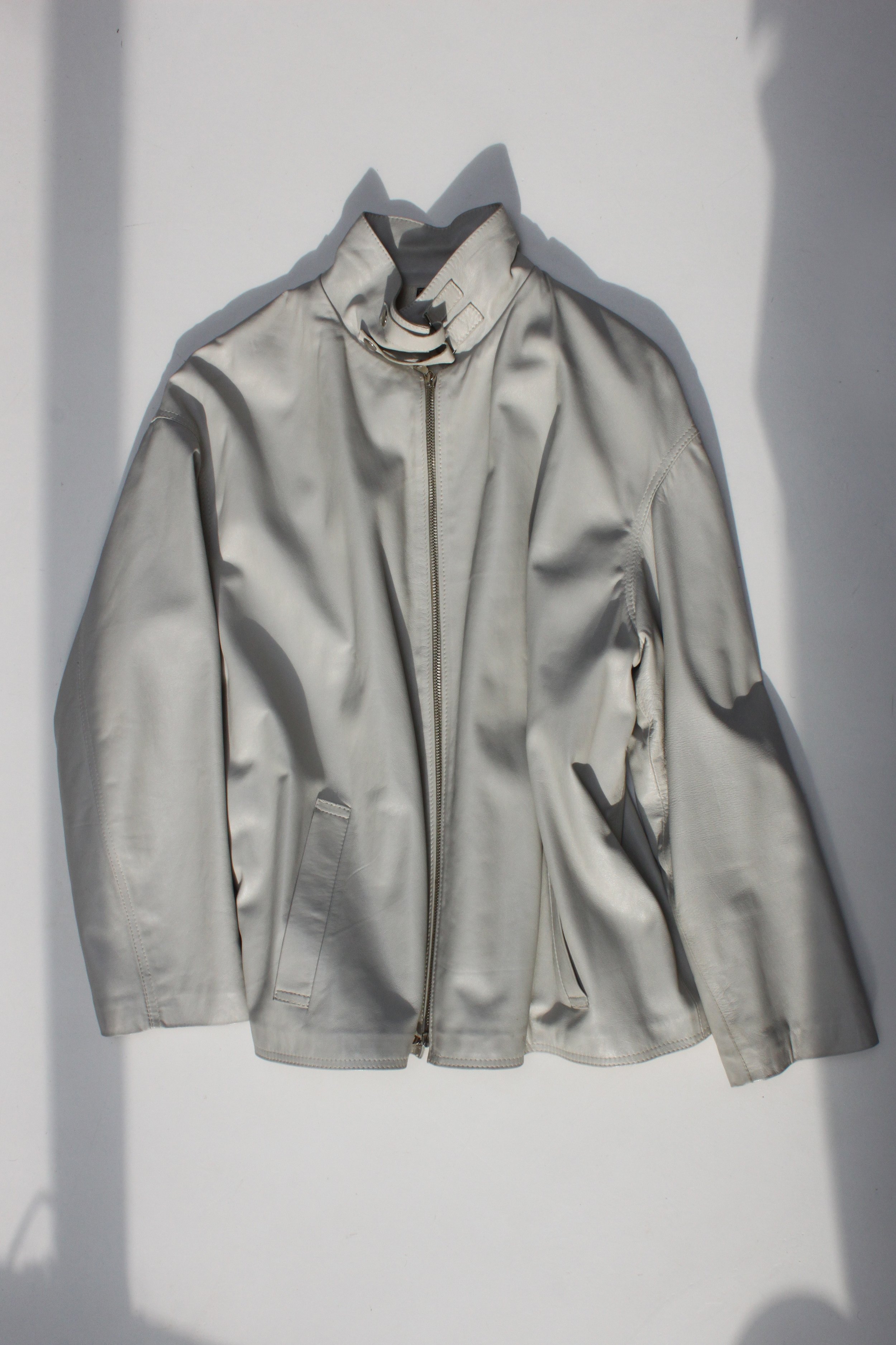 greyleather2.jpg