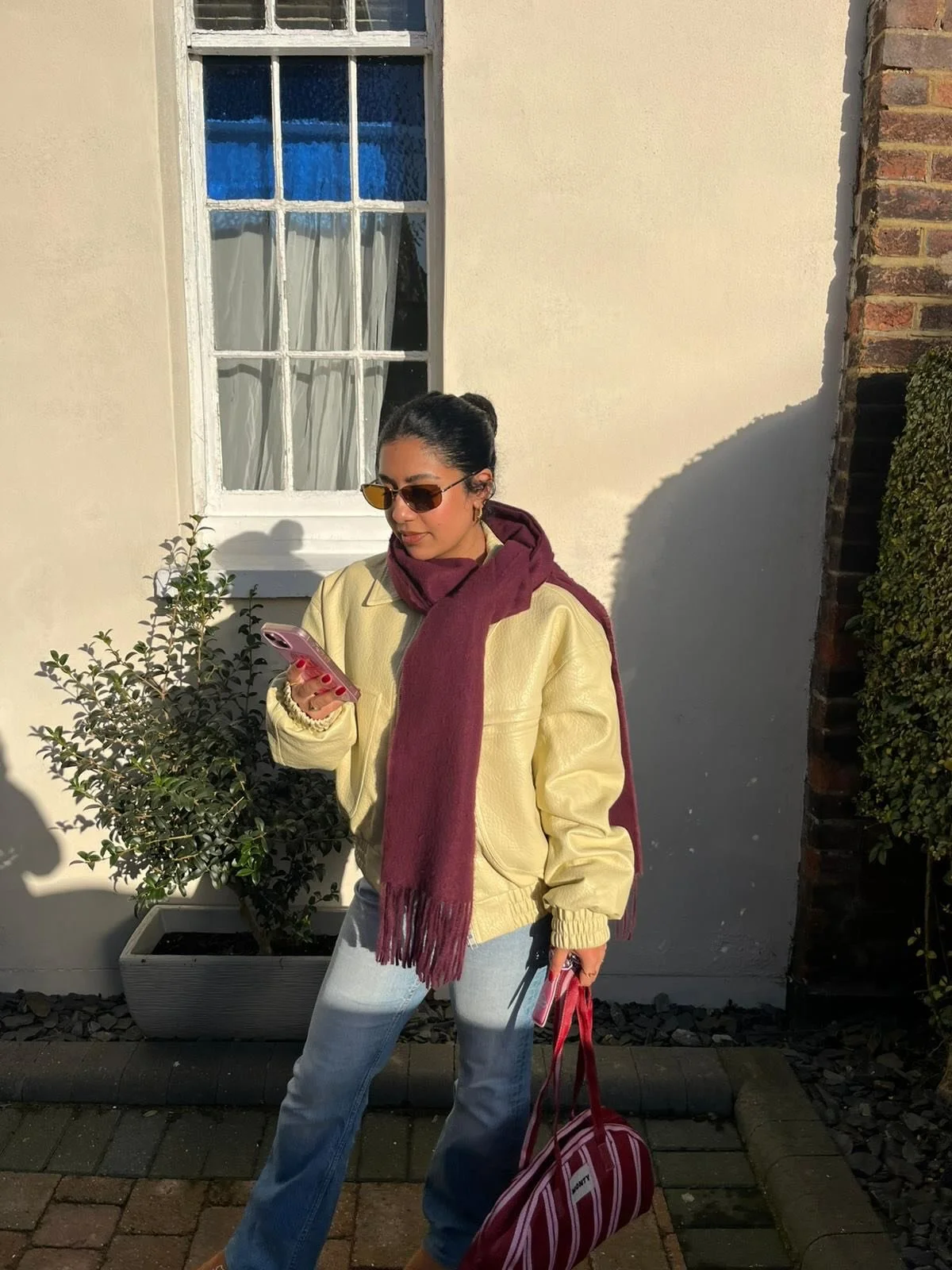 I personally identify as the younger sister 👀 🤷&zwj;♀️