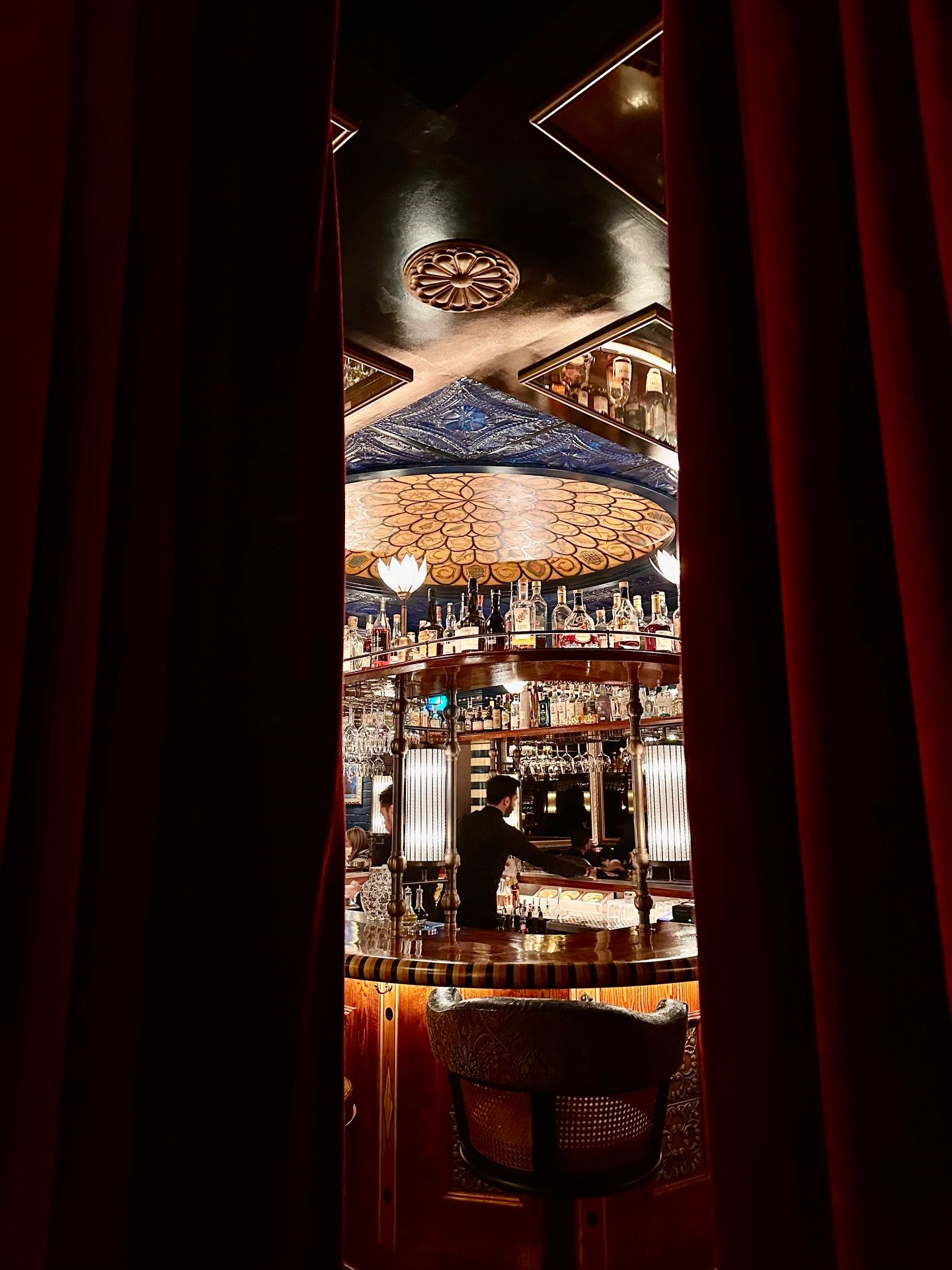 Dinner at @ambassadorsclubhouse 🍽️ and can I just say a tandoori marg is now my fave drink 🍸🤩 #ambassadorsclubhouse #indianrestaurantsinlondon #kocktailswithkavita