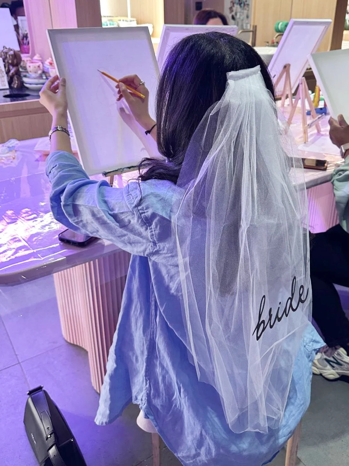 Paint, sip and celebrate 🎨🍾💍 thank you @duendelab.london for a fun painting experience!! 🖼️
