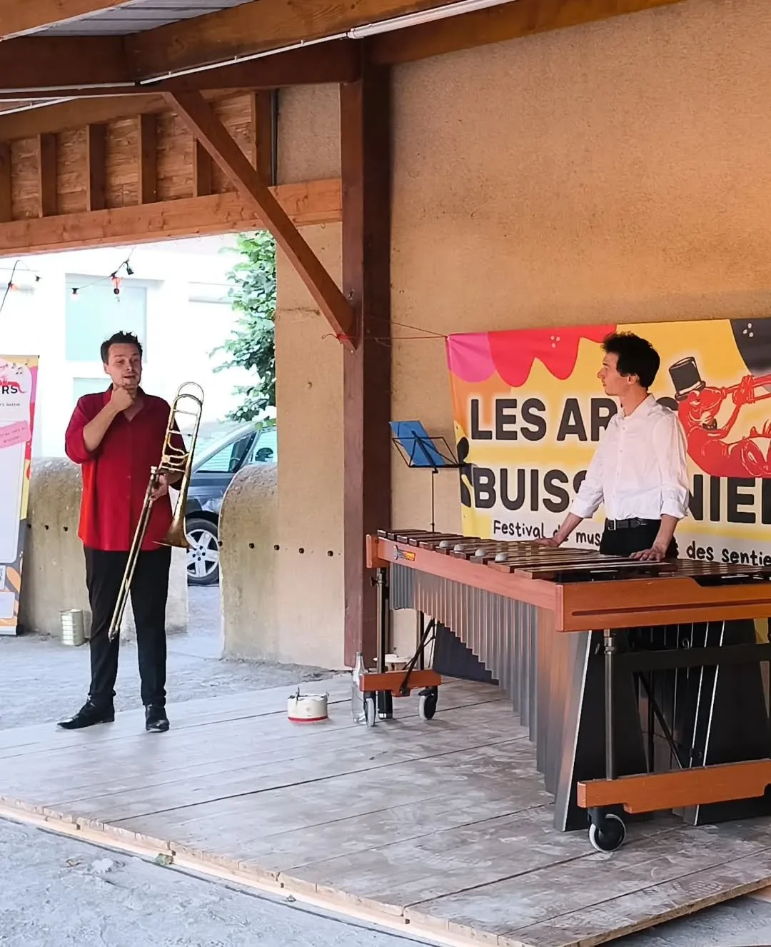 Bravo pour le super concert d'hier soir du Duo Bacik/Bechet a Villemort!

C'&eacute;tait une soir&eacute;e magique, aux belles couleurs du coucher de soleil et une agr&eacute;able compagnie.
Nous avons tenu malgr&eacute; la chaleur !

Ce soir on cont