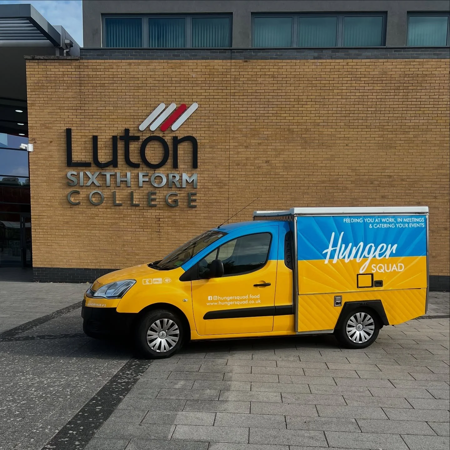 Happy customers = Happy Hunger Squad 👌🏼👌🏼 

Welcome drinks and breakfast pastries followed by a big buffet lunch for 95 in two separate sittings 🙌🏼

#dunstable #luton #bedfordshire #dunstablecatering #lutoncatering #bedfordshirecatering #cateri