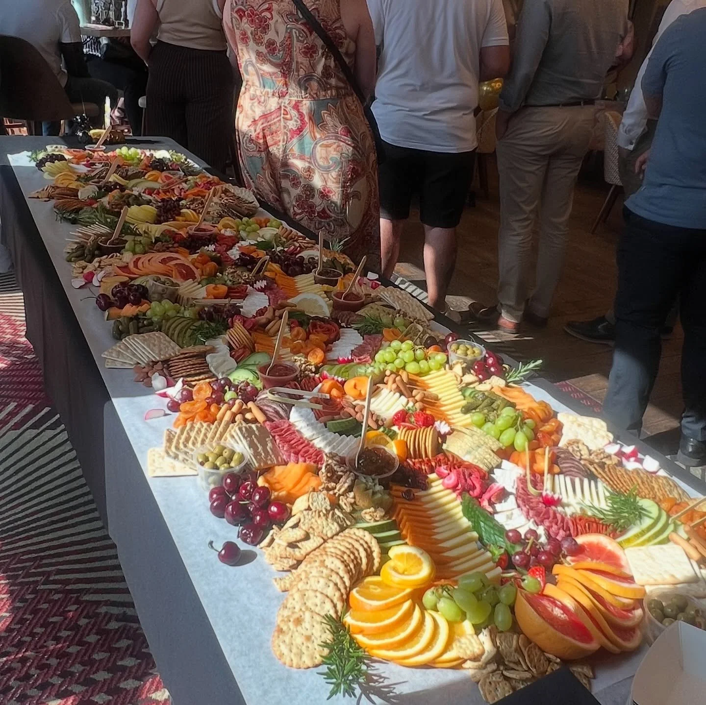 It might be hot but best believe we are still out here hustling! 🥵 

Retirement party graze for a lovely gent at London Luton Airport ✈️ 

We specialise in cold buffets and grazing tables for any event, big or small, what have you got coming up? 

?