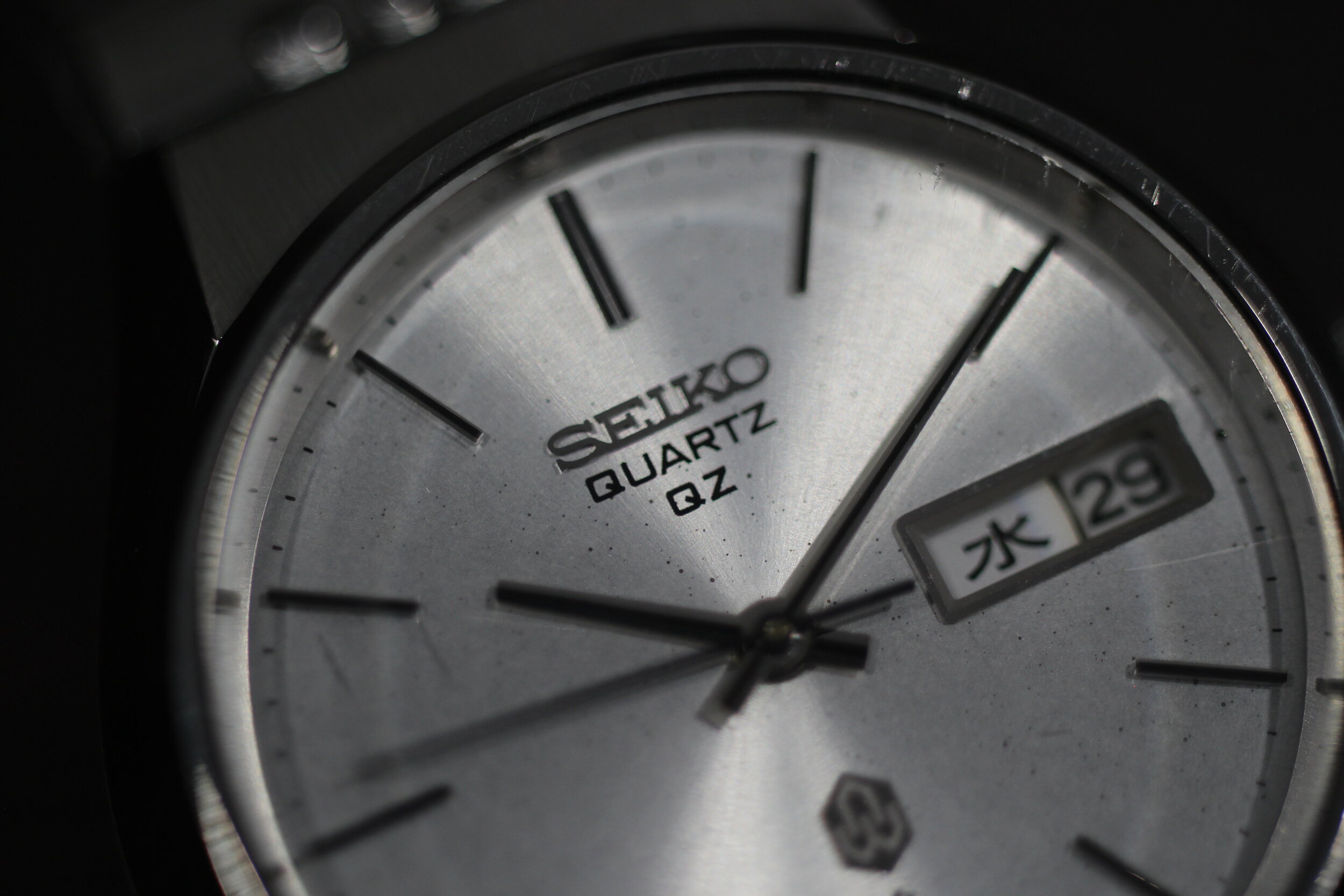 EARLY SEIKO FROM SQ TO QZ - Montres Publiques - vintage watch magazine