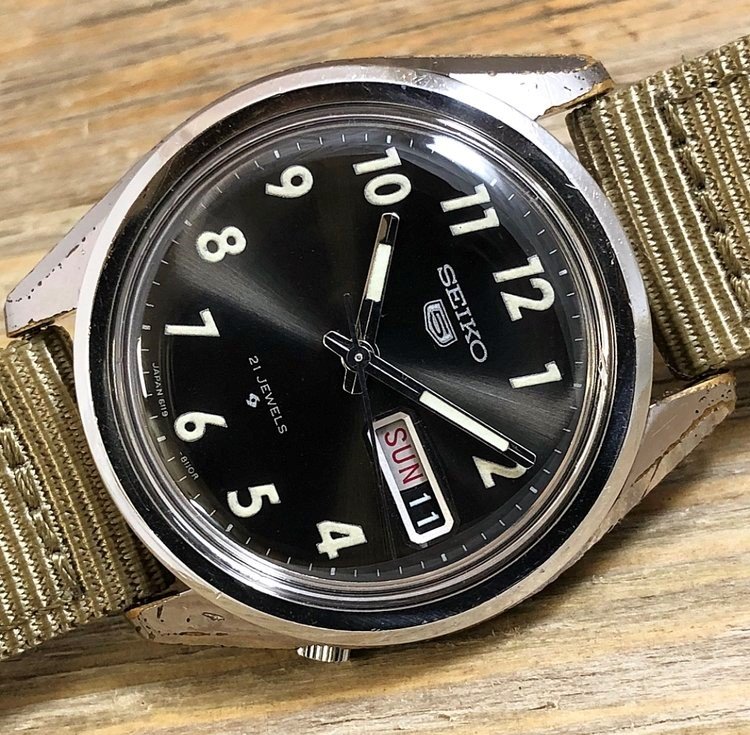 bypass konkurrence Rykke SEIKO WATCHES FROM THE VIETNAM WAR - Montres Publiques - The vintage watch  magazine