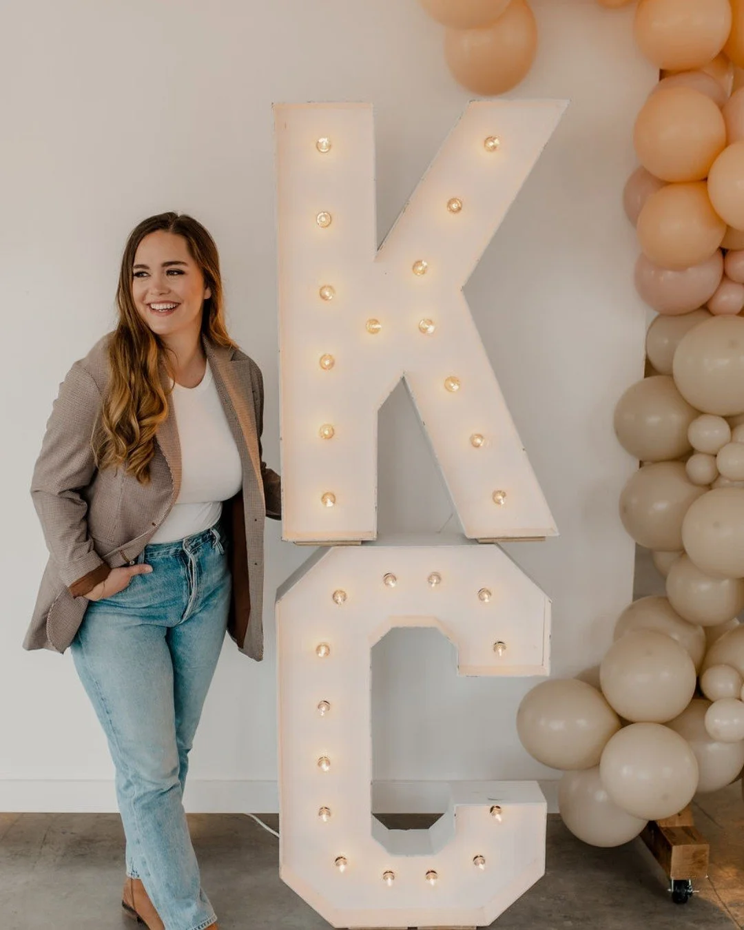 Meet Ellyn ✨ The owner and founder of Luminate KC! Since 2019, she&rsquo;s been brightening up Kansas City events with our hand-made wooden marquee letters, bringing a warm glow and unforgettable charm to every celebration.

#LuminateKC #KCSmallBusin