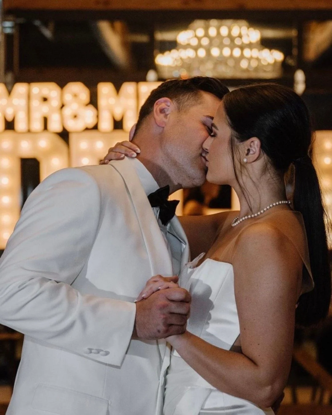 Summer dates are filling FAST ✨ Don&rsquo;t wait until it&rsquo;s too late to lock in that perfect glow for your event! From weddings to grad parties and everything in between, our marquee lights bring the magic.

Book now and make your summer celebr