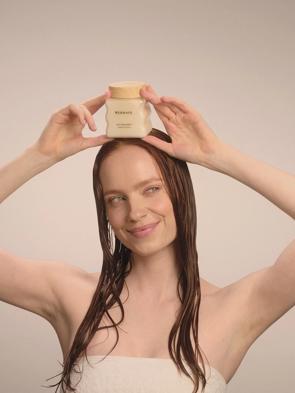 Merwave_MODEL_26_11_2025_NikaSPhotography_DAISY_TREATMENT_0443 copy.jpg