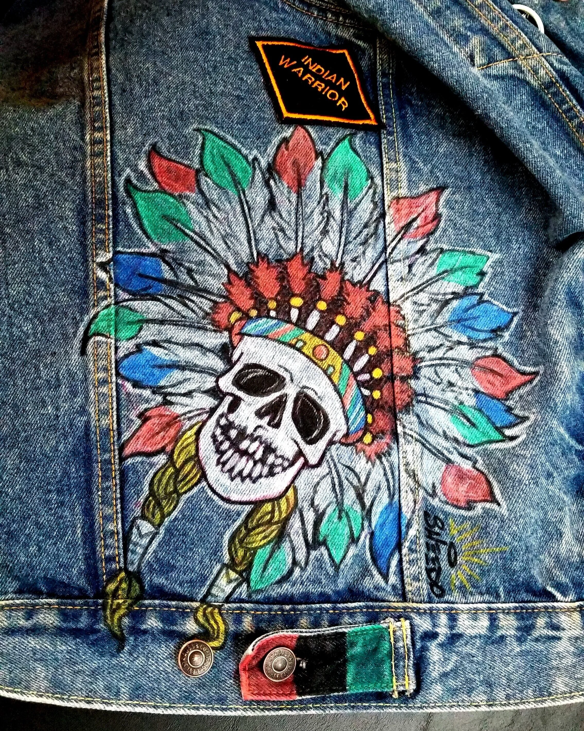 SKULL ON VEST