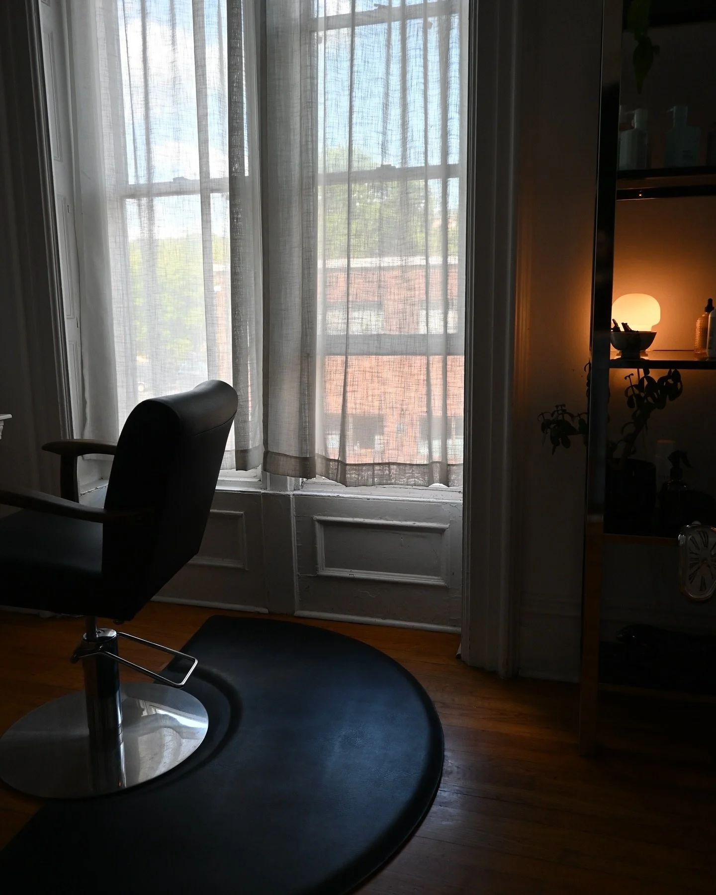 I hope everyone had some lovely time with their family and friends. I&rsquo;m so grateful for this chair and all who sit in it. 
Check out our December hours for some last minutes availability, in highlights. Book online!
