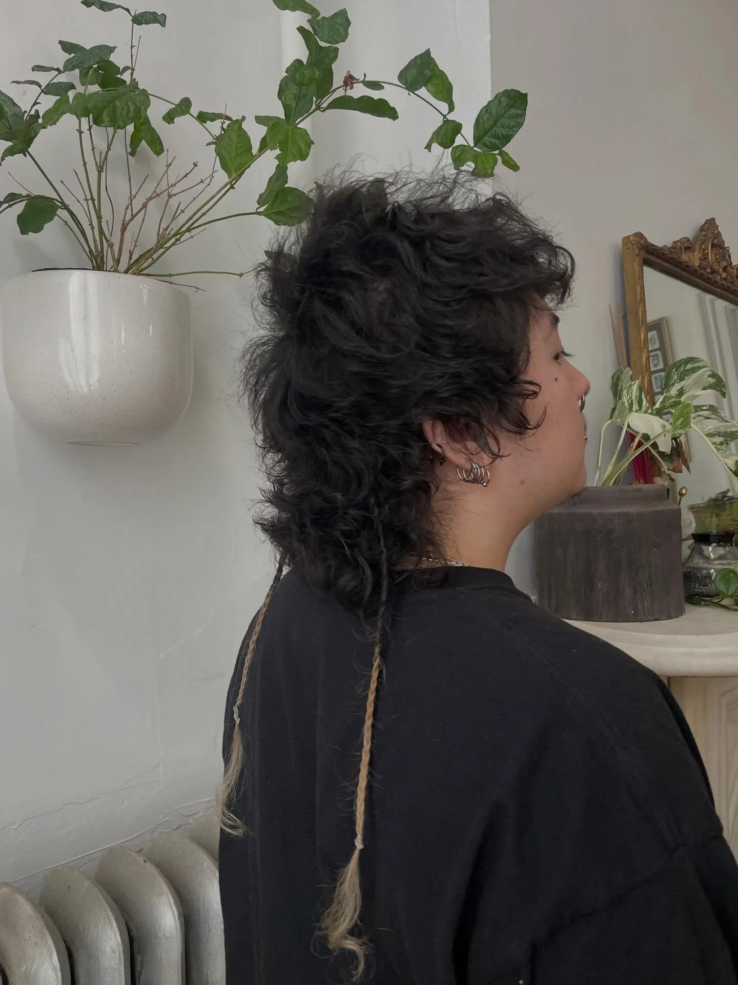 Chop for @hellri0t.hair 
⚔️
New years really can be the time to reinvent yourself.

How will you recreate your look?
I suggest starting with your hair. 
&bull;
&bull;
&bull;

#cutyourhair #changeyourlife #upstateny #punkkid #punkhair