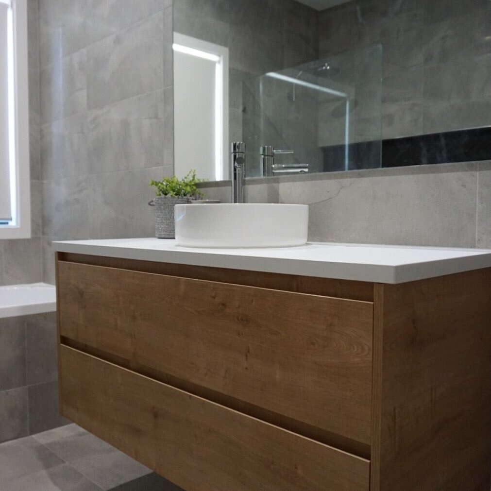 Renovate your bathroom with Vanstone Constructions. Let us guide you through every step of the way. Prompt response and detailed quotes within 5 business days! No Hidden fees🛁🧼
