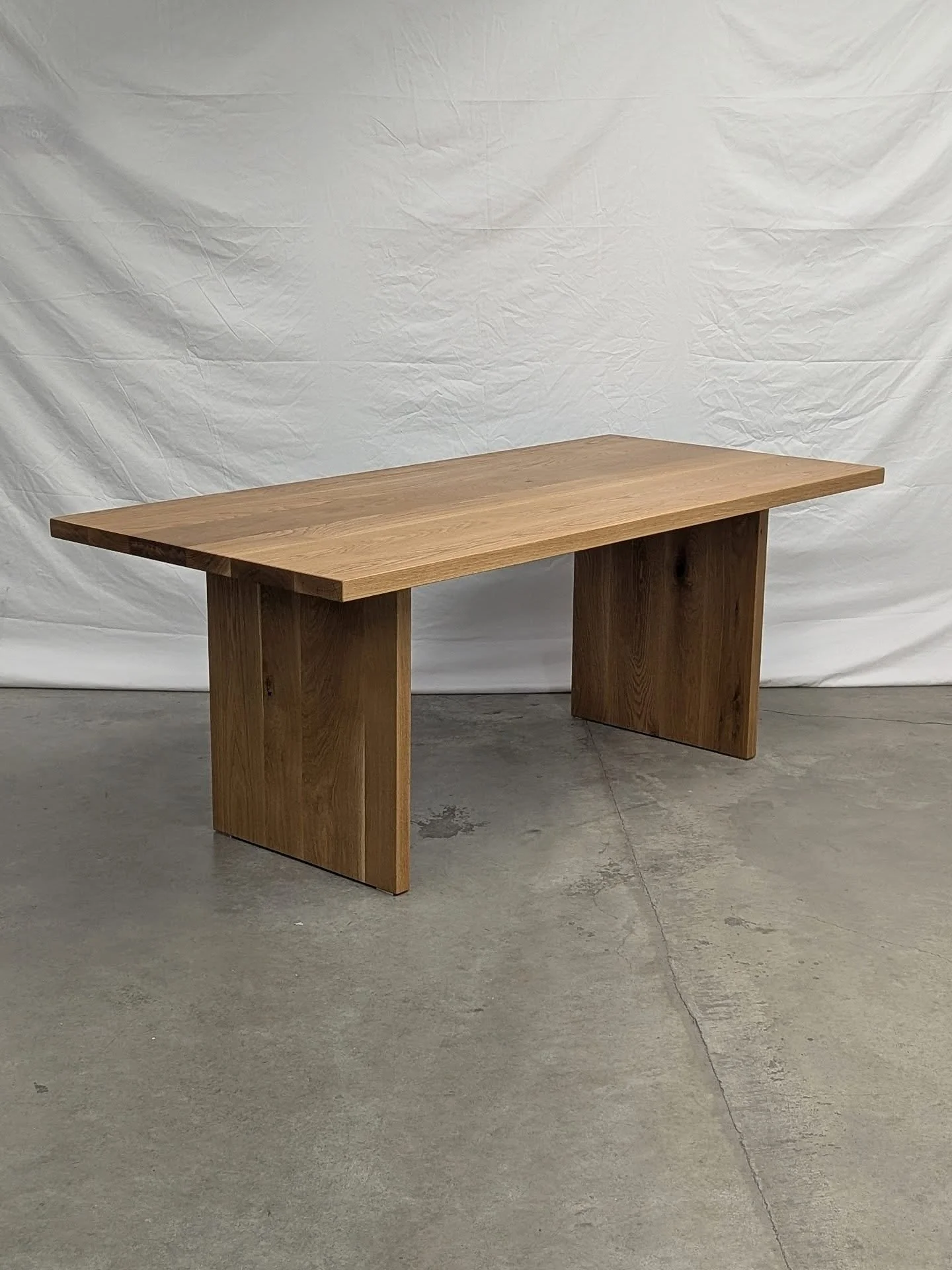 A modern, timeless White Oak dining table.

Part of a matching dining and coffee table set, this piece was built in collaboration with @forminteriors 🤝

Can&rsquo;t wait to see it in their client&rsquo;s home! 🙌
.
.
.
#customdiningtable #interiorde