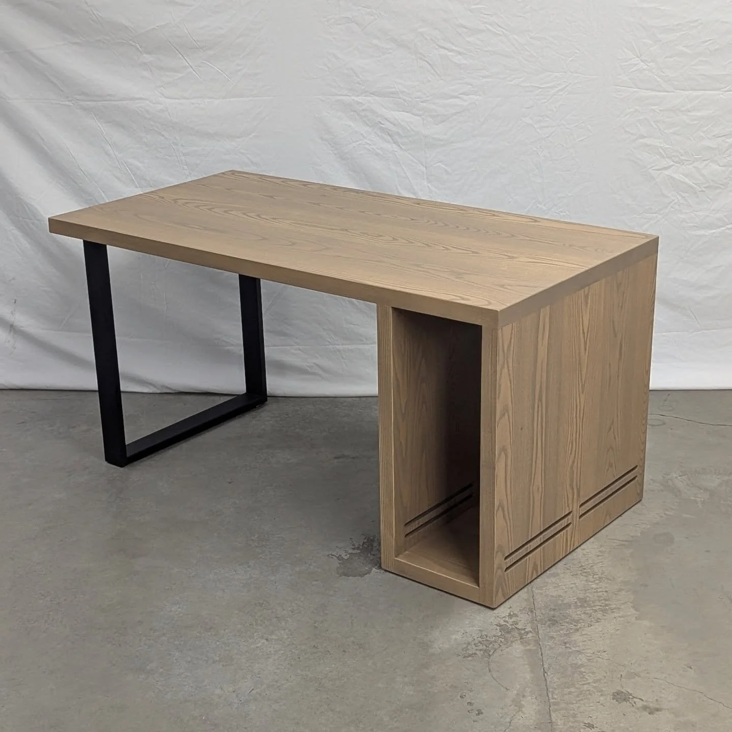 Kicking off September by sharing one of this summer&rsquo;s builds 🙌 

This custom solid ash desk came together in collaboration with @rcid_ making sure the computer section had proper airflow with custom venting. 

A huge thanks to @jecofinishing f