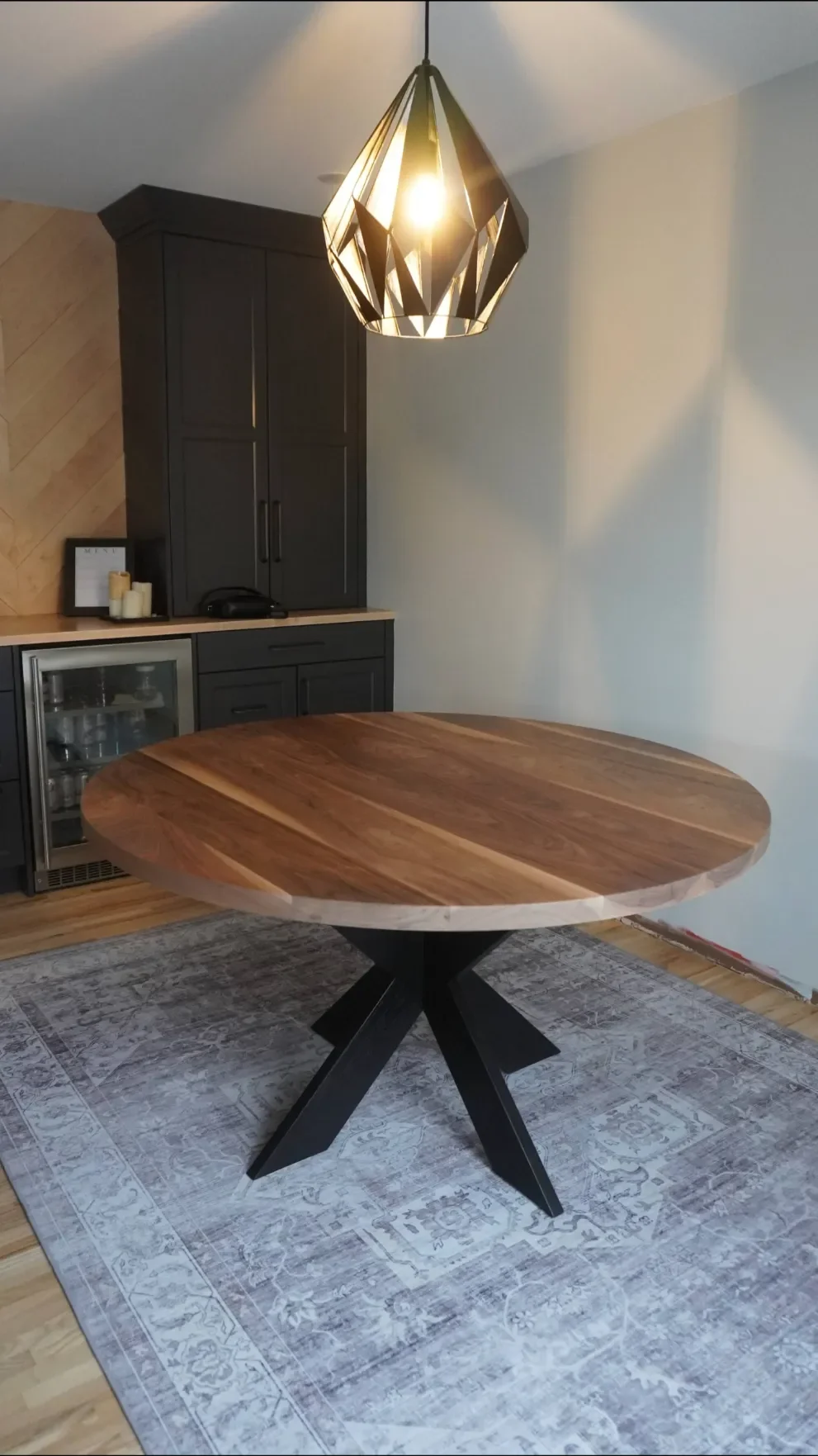 the-alpine-x-base-round-table .1.webp