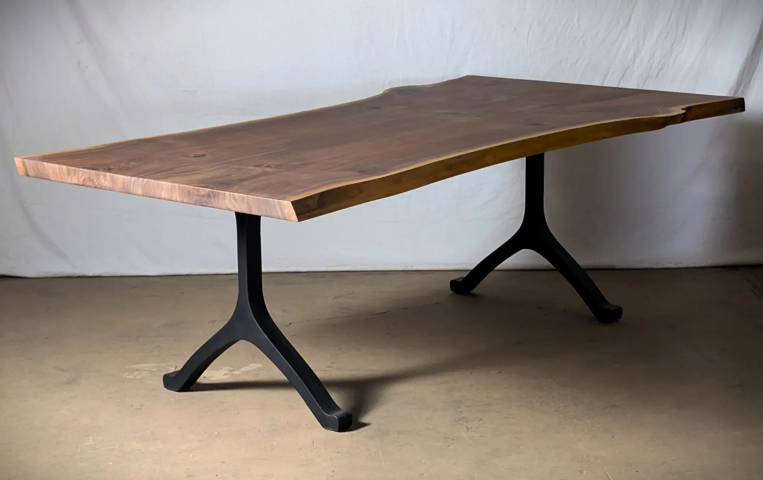 the-foothills-live-edge-dining-table (2).webp