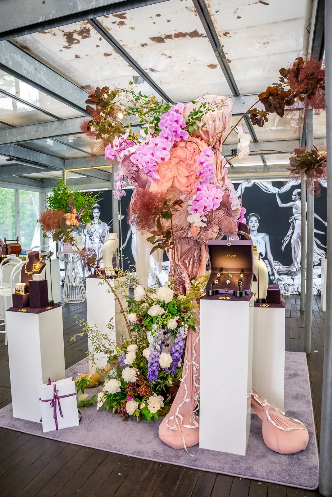HMLSGardenParty_29Nov24_credit_SamanthaMeuleman_web-61.jpg