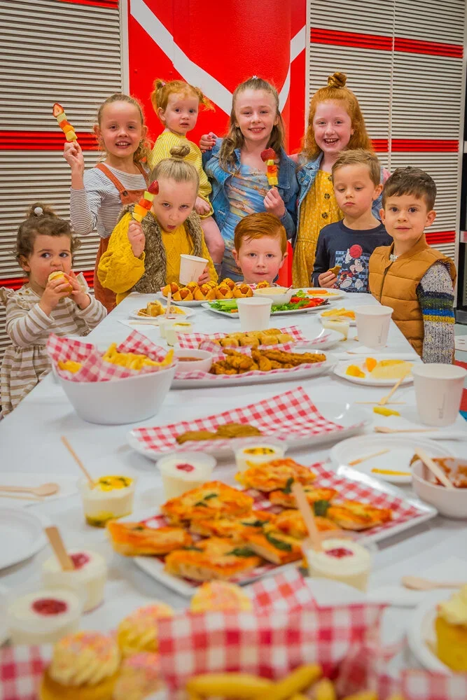 stewiedonn+LR+KidsBirthdayRooms-57.webp