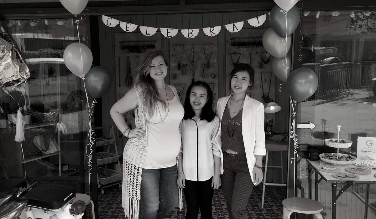 Episode 01: Doing the Never-Ever Things with Lauren Pinkston