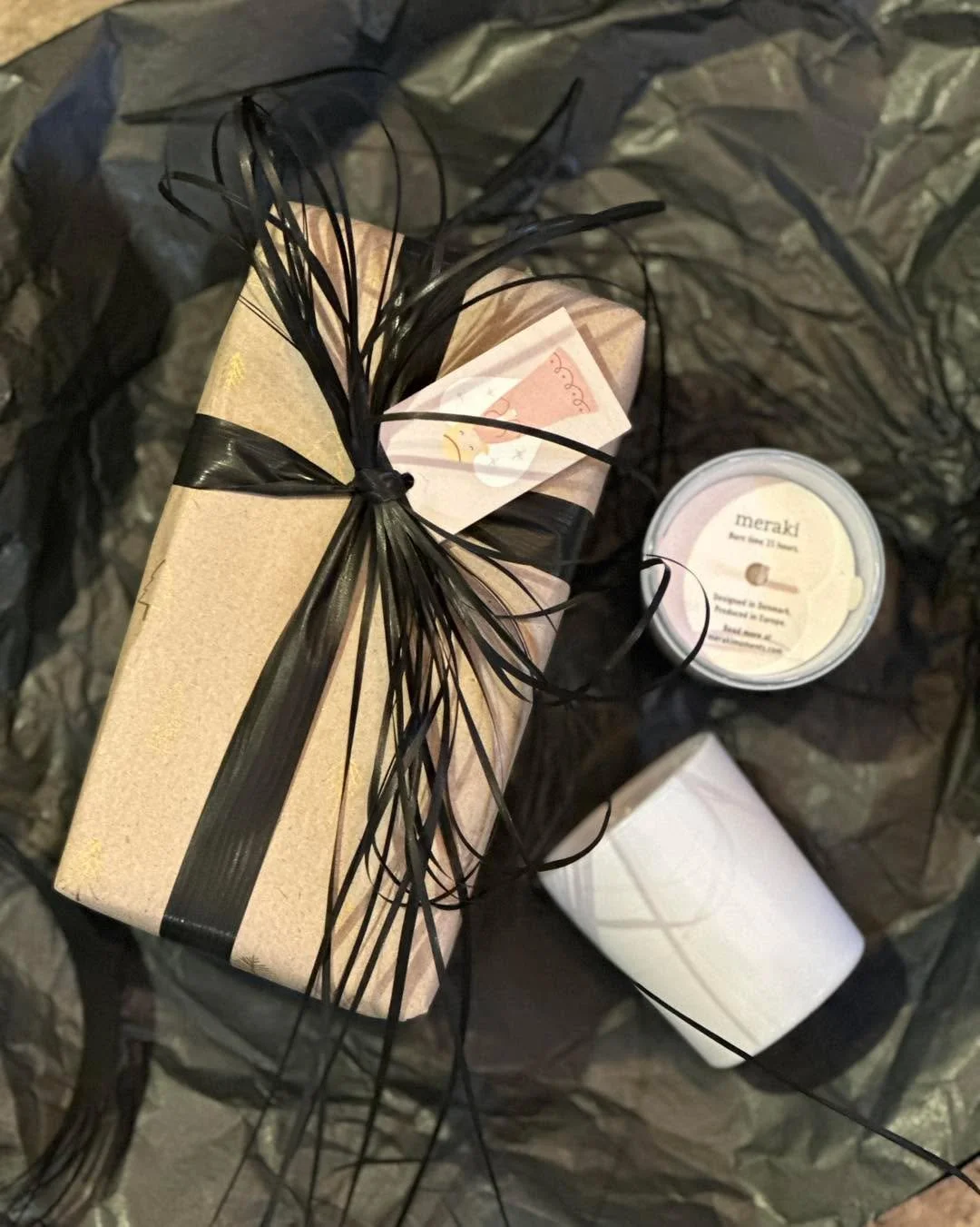 Vi har &ouml;ppet i dag som vanligt fr&aring;n 11 till 17 ☺️ Inte klar med julklappar? Kom inom och kika p&aring; vad vi har att erbjuda 🎄