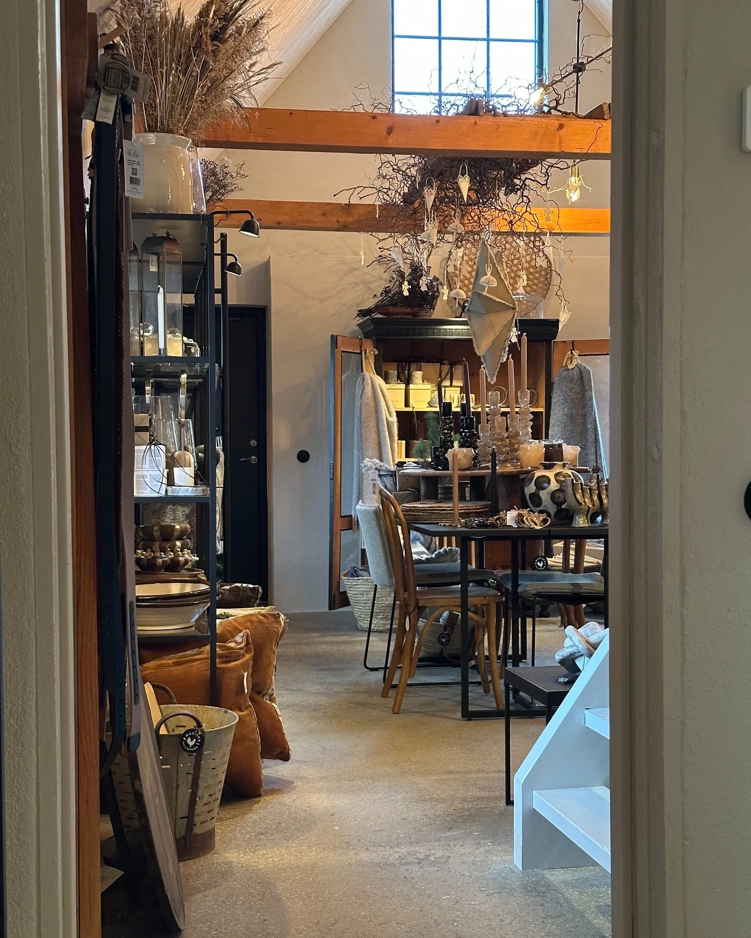 🎄 L&ouml;rdag 20 december &ndash; &ouml;ppet 11&ndash;17 🎄
Julen &auml;r alldeles runt h&ouml;rnet och i dag har vi &ouml;ppet f&ouml;r dig som vill hitta julklappar med omtanke &ndash; s&aring;dana som f&aring;r leva vidare &auml;ven efter att jul