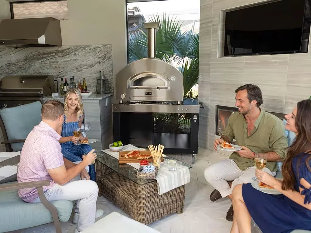 futuro-2-pizze-outdoor-cooking.jpg (Copy) (Copy)