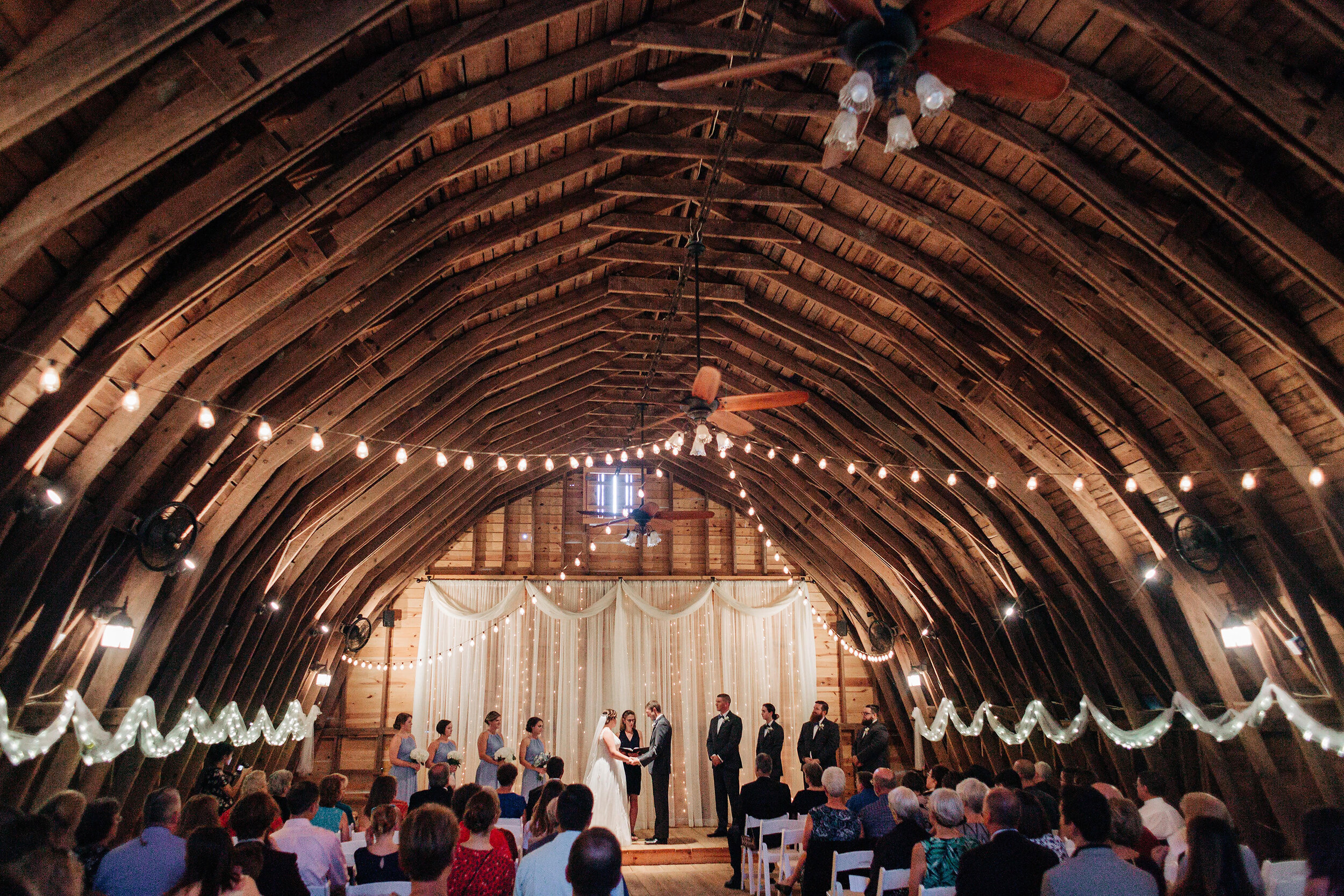 barn wedding.jpg