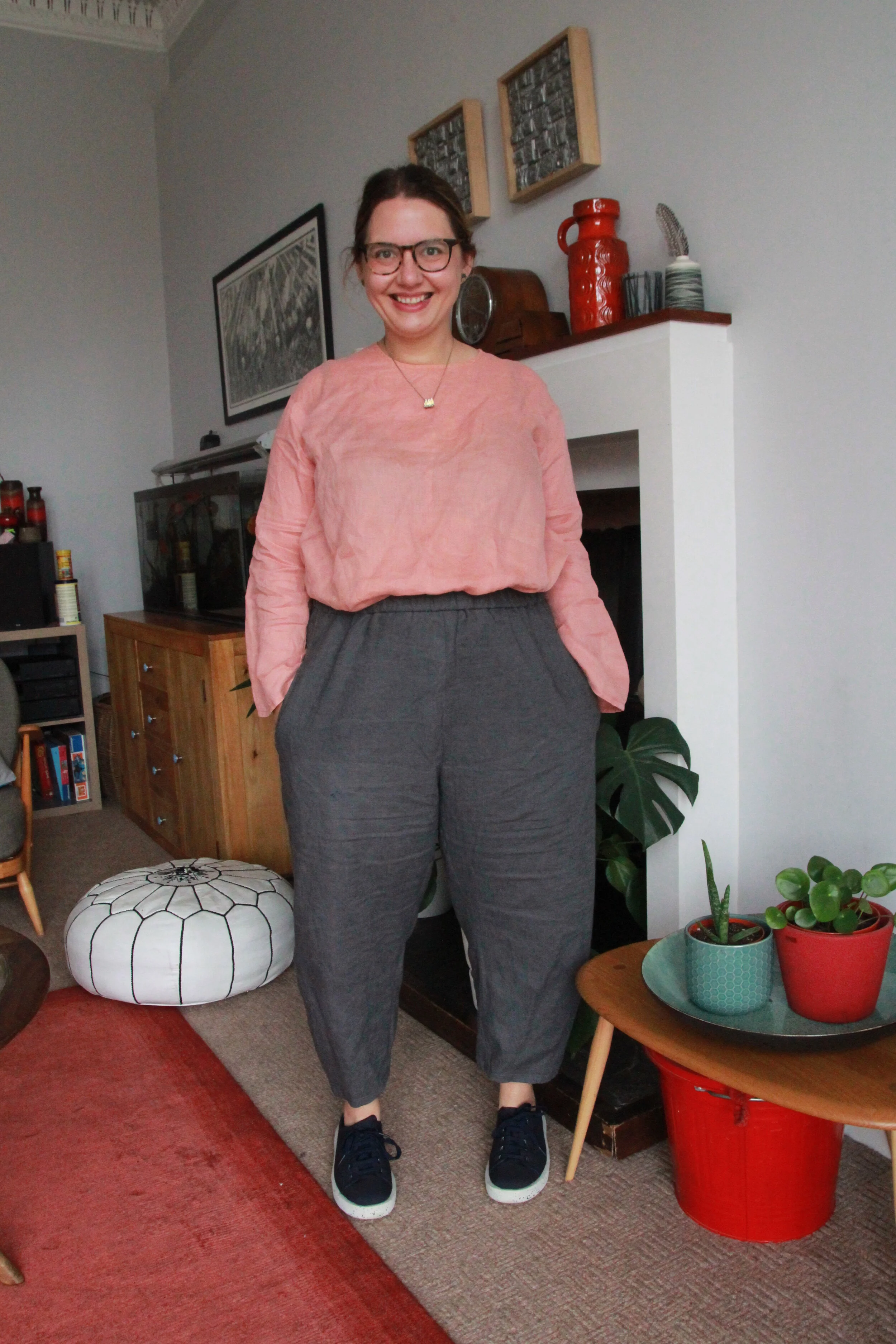 Style Arc bob trousers in grey linen