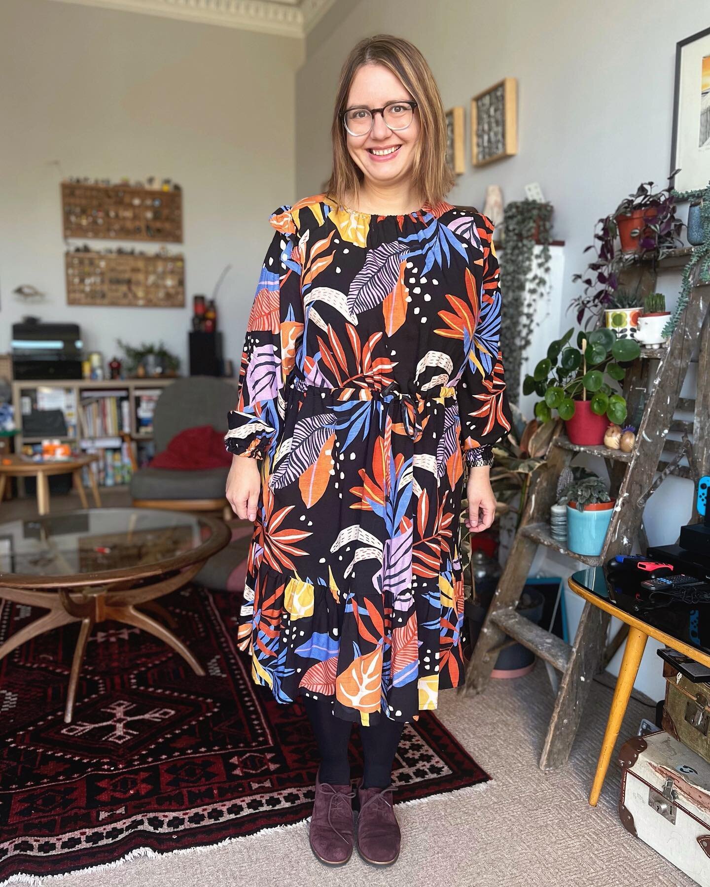 Random mid week fancy dress after a long time of loungewear (hence no posting). It's a #davenportdress in Minerva viscose