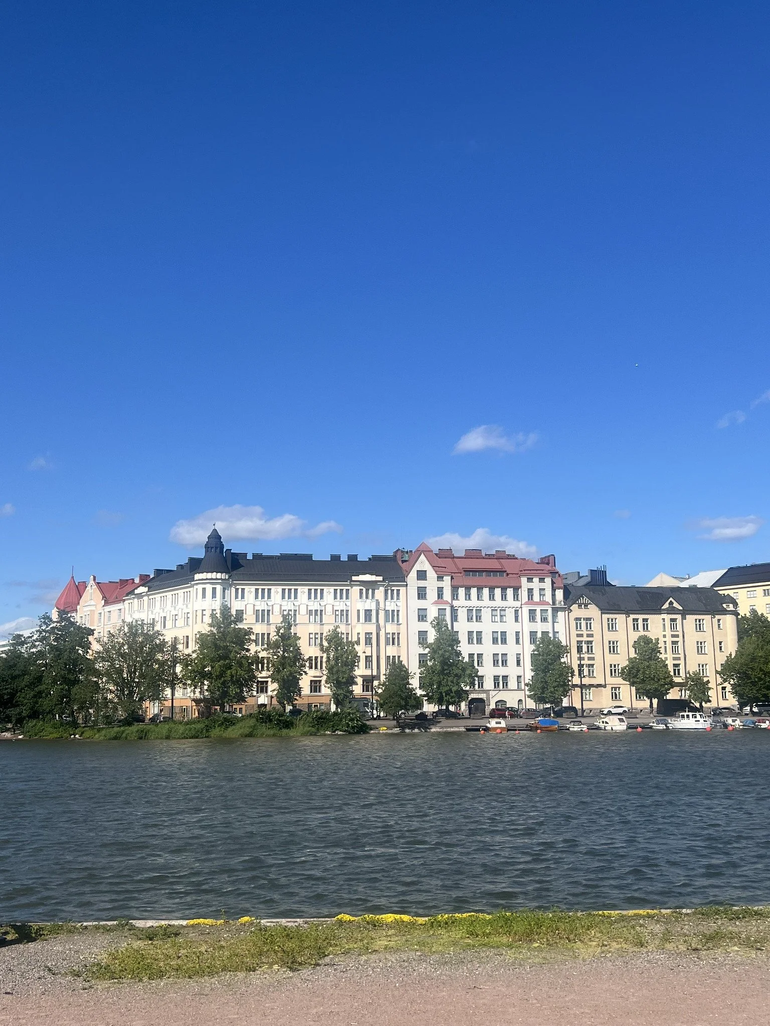 helsinki lakefront houses.jpg