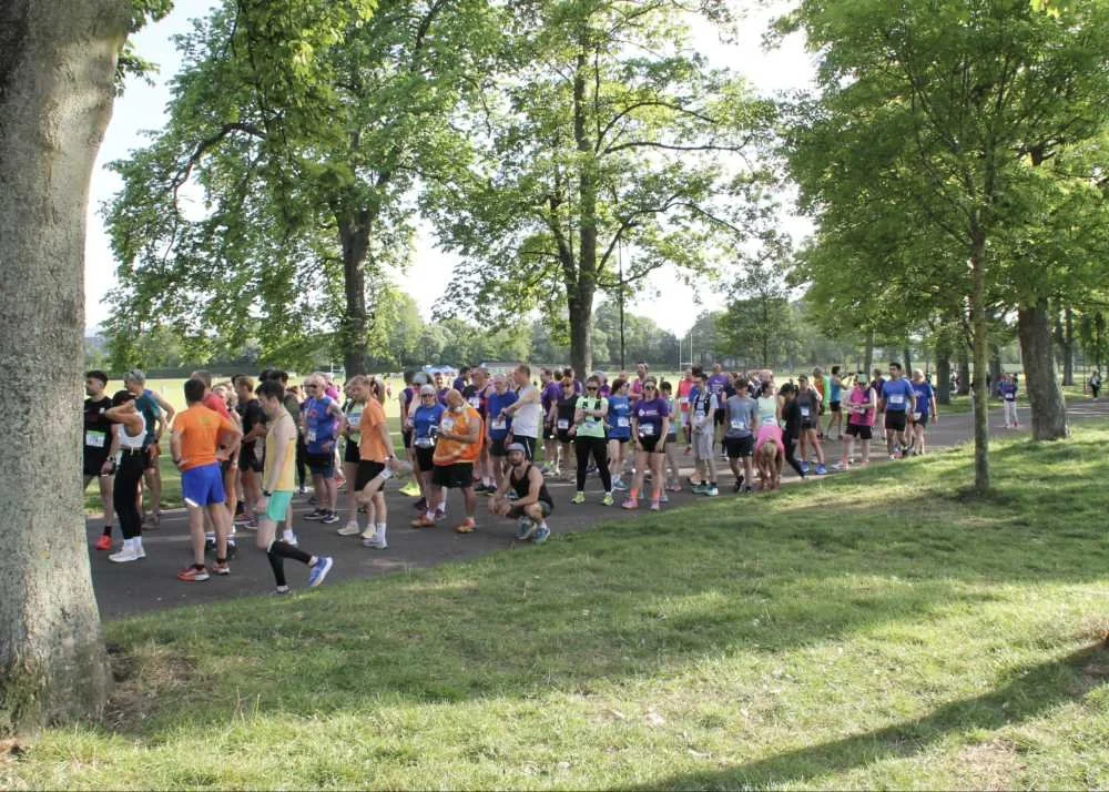 Runners at the start of the Inverleith 5k Sundowner event