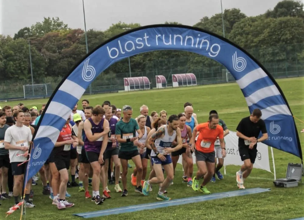 Sundowner 5k Series start line at Fettes College