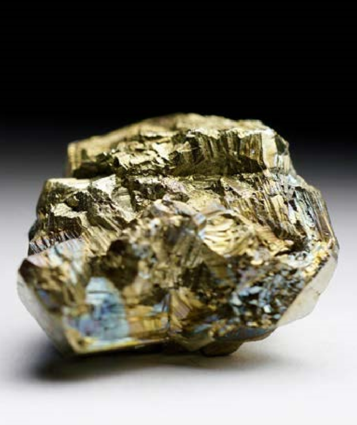 Pyrit kallas ibland kattguld på grund av dess guldliknande färg.